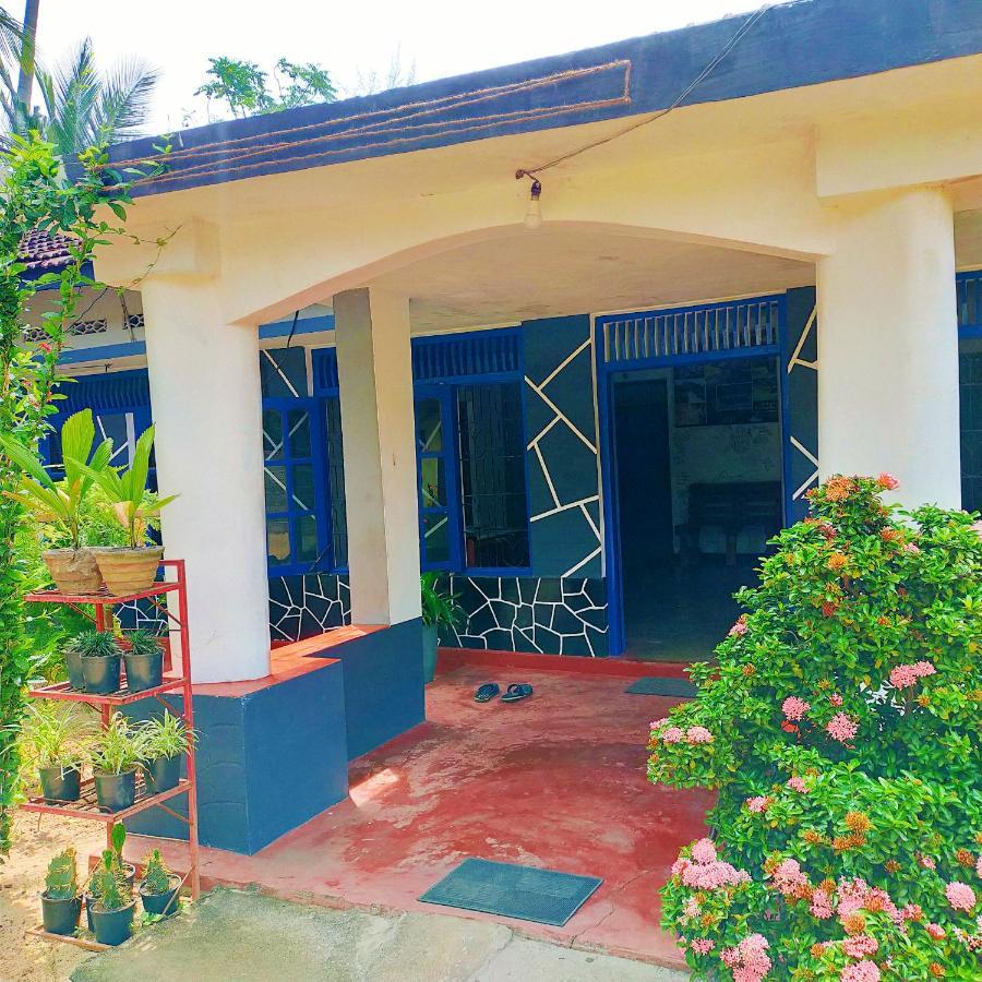 Eastwind Surf Camp Hotel Arugam Bay Buitenkant foto