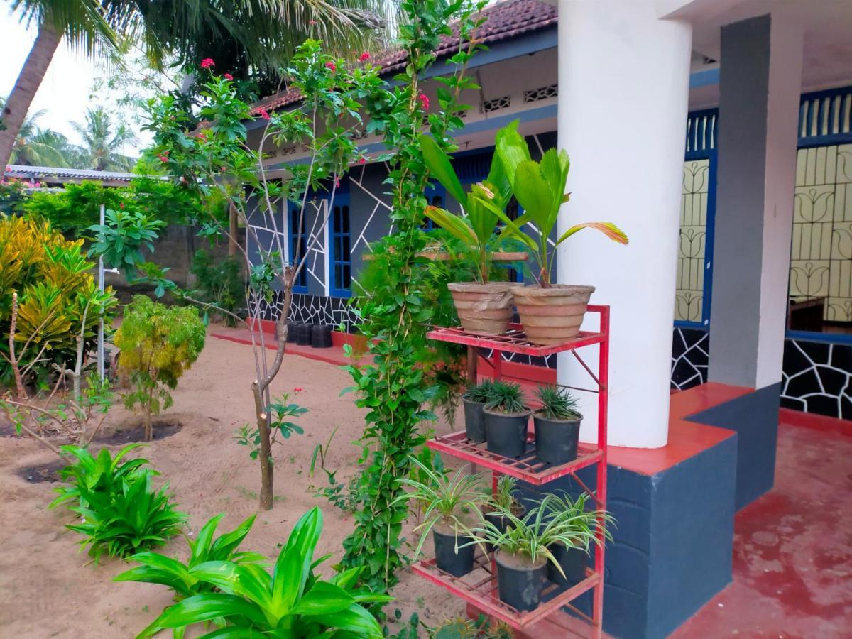 Eastwind Surf Camp Hotel Arugam Bay Buitenkant foto