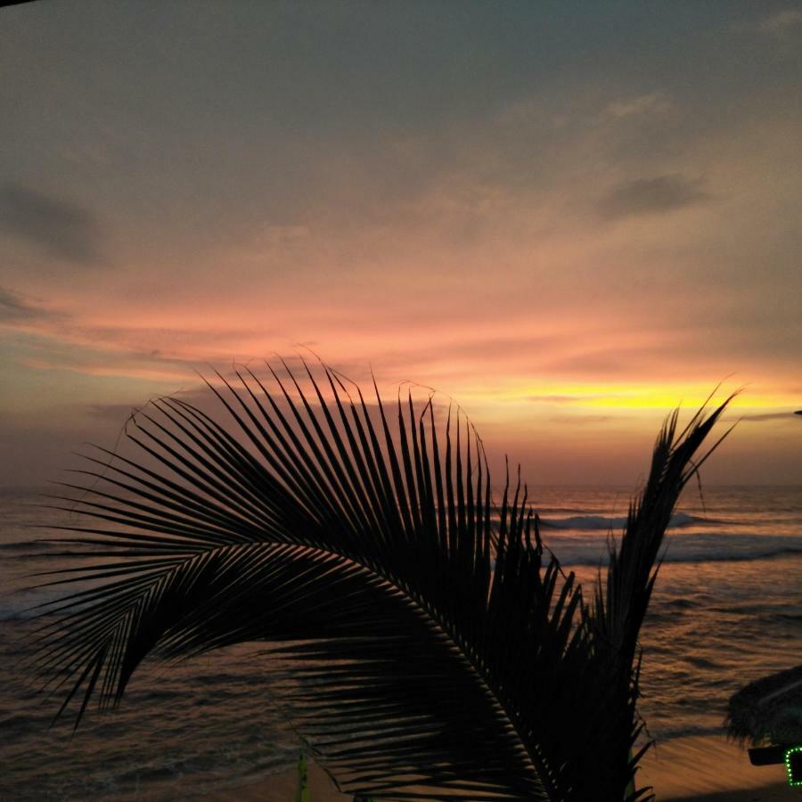 Eastwind Surf Camp Hotel Arugam Bay Buitenkant foto