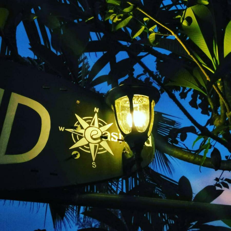 Eastwind Surf Camp Hotel Arugam Bay Buitenkant foto