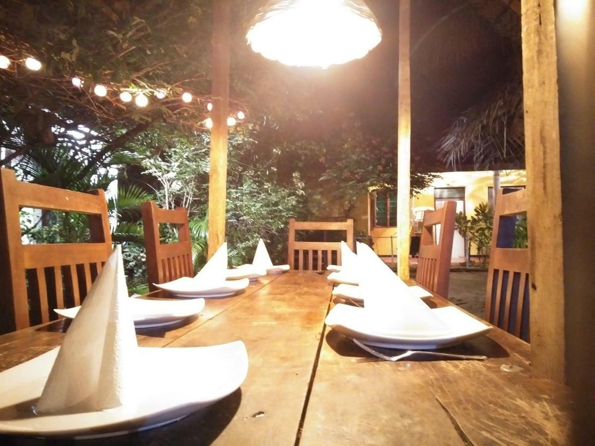 Eastwind Surf Camp Hotel Arugam Bay Buitenkant foto