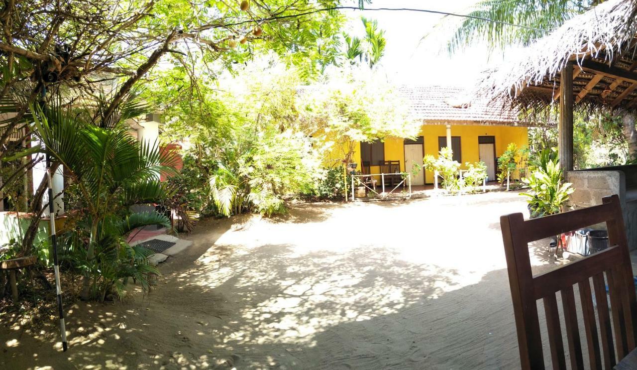Eastwind Surf Camp Hotel Arugam Bay Buitenkant foto